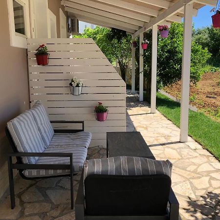 Petros Rooms & Apartments Ликсури Экстерьер фото
