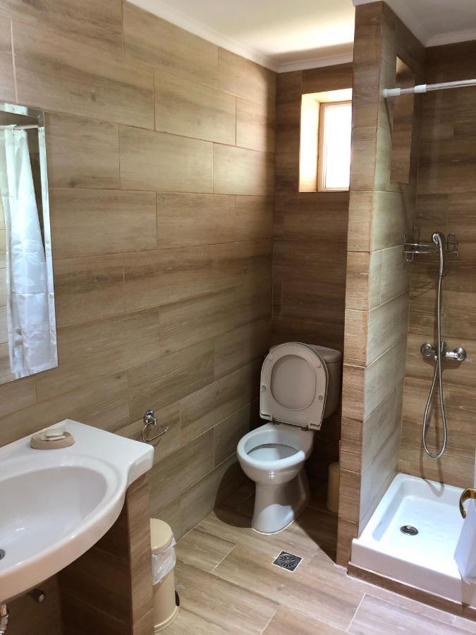 Petros Rooms & Apartments Ликсури Экстерьер фото