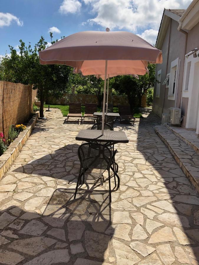 Petros Rooms & Apartments Ликсури Экстерьер фото