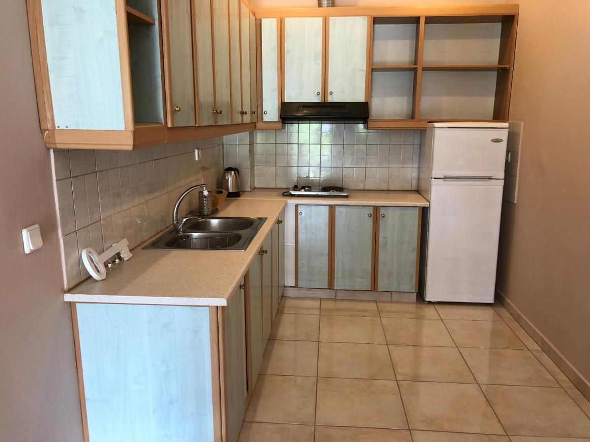 Petros Rooms & Apartments Ликсури Экстерьер фото