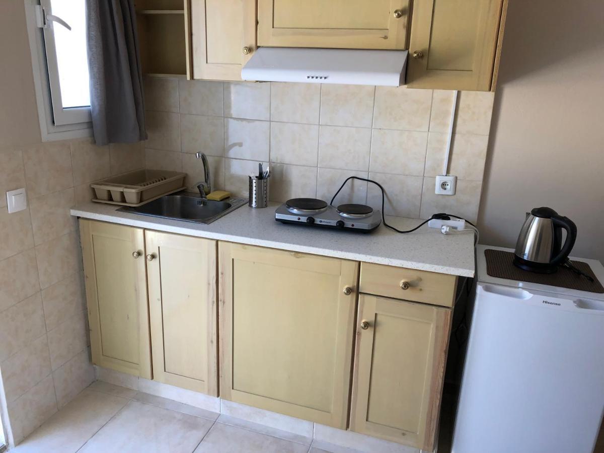 Petros Rooms & Apartments Ликсури Экстерьер фото