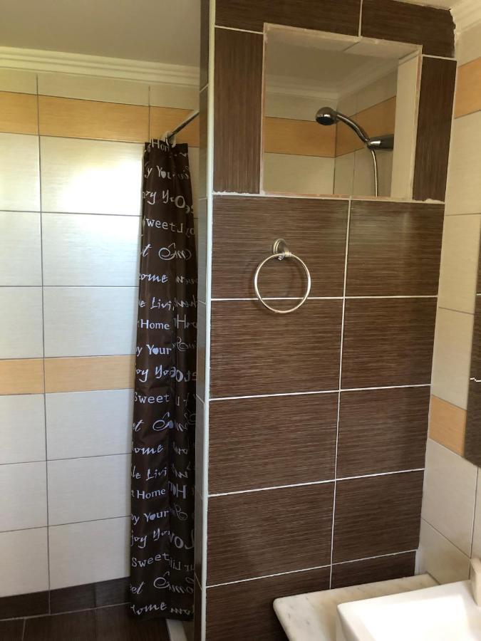 Petros Rooms & Apartments Ликсури Экстерьер фото