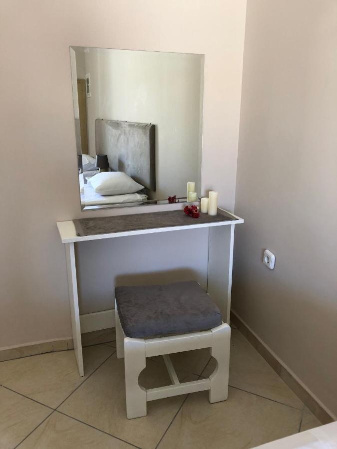 Petros Rooms & Apartments Ликсури Экстерьер фото