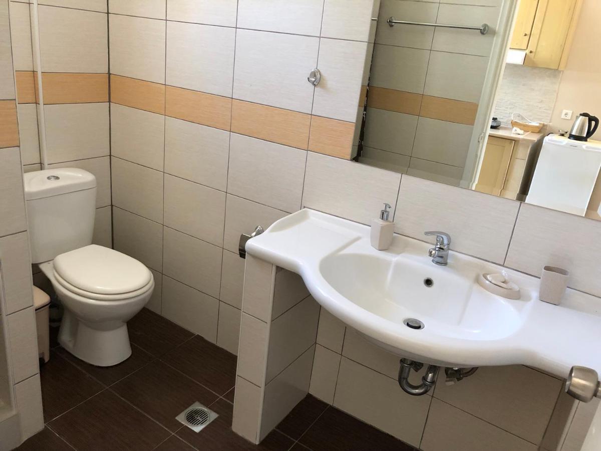 Petros Rooms & Apartments Ликсури Экстерьер фото