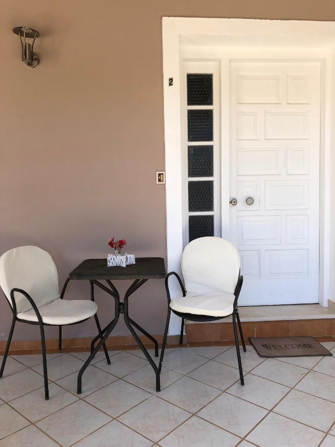 Petros Rooms & Apartments Ликсури Экстерьер фото